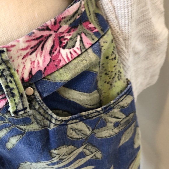 Chico’s jungle ankle pant tropical SZ 1.5 front and back pockets Green pink blue - Picture 4 of 9